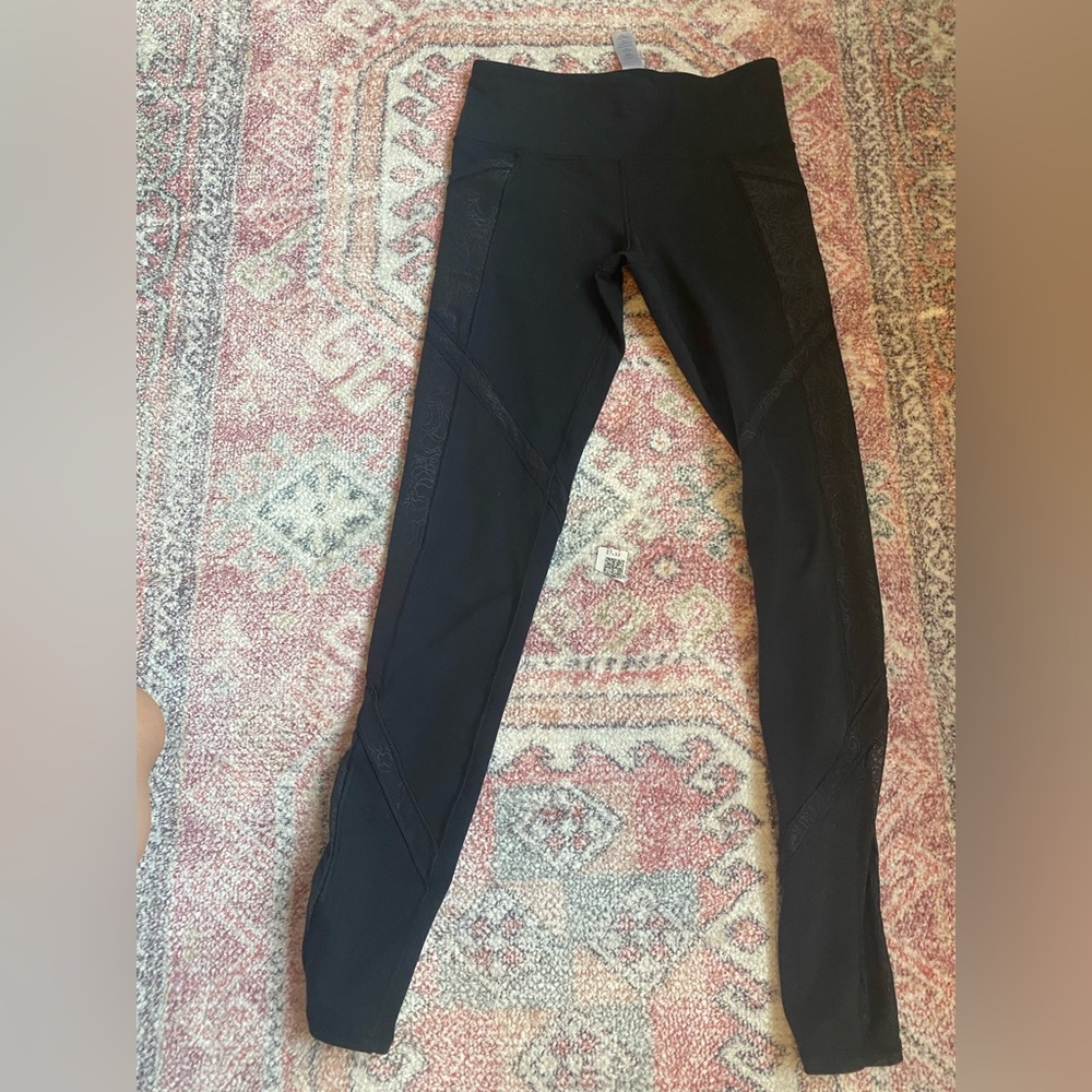 Ivivva by Lululemon girls leggings